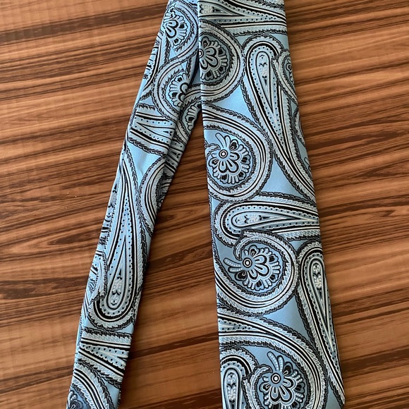 Alexander Julian Colours Men’s Blue Paisley Tie - Picture 3 of 5